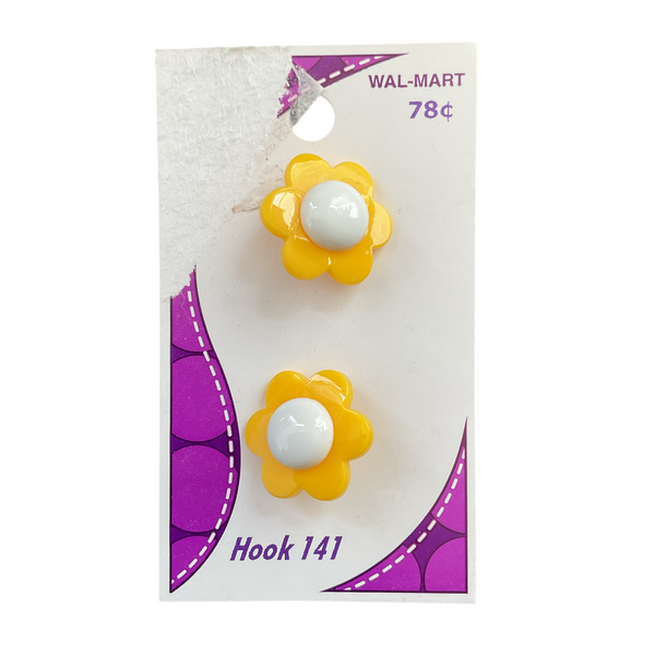 Le Bouton 141 Yellow Flower 7/8 Buttons 2 on Card