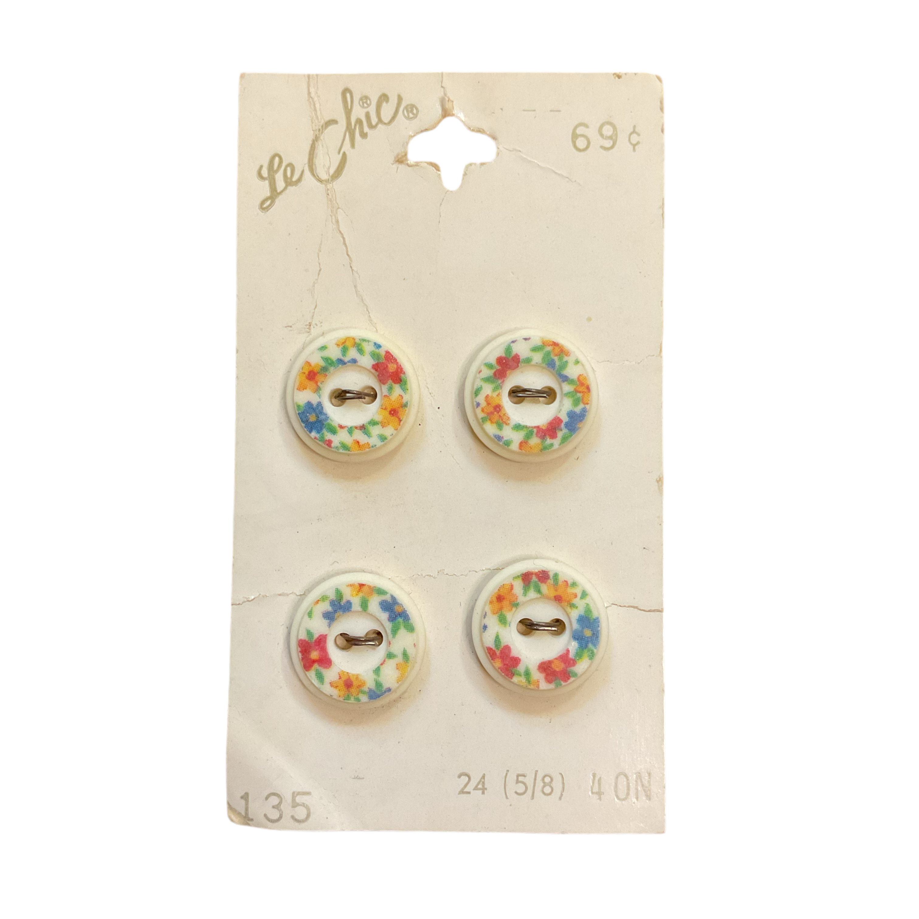 Vintage 135 Le Chic 5/8 Matte White Floral 2 Hole Buttons 4 on Button Card