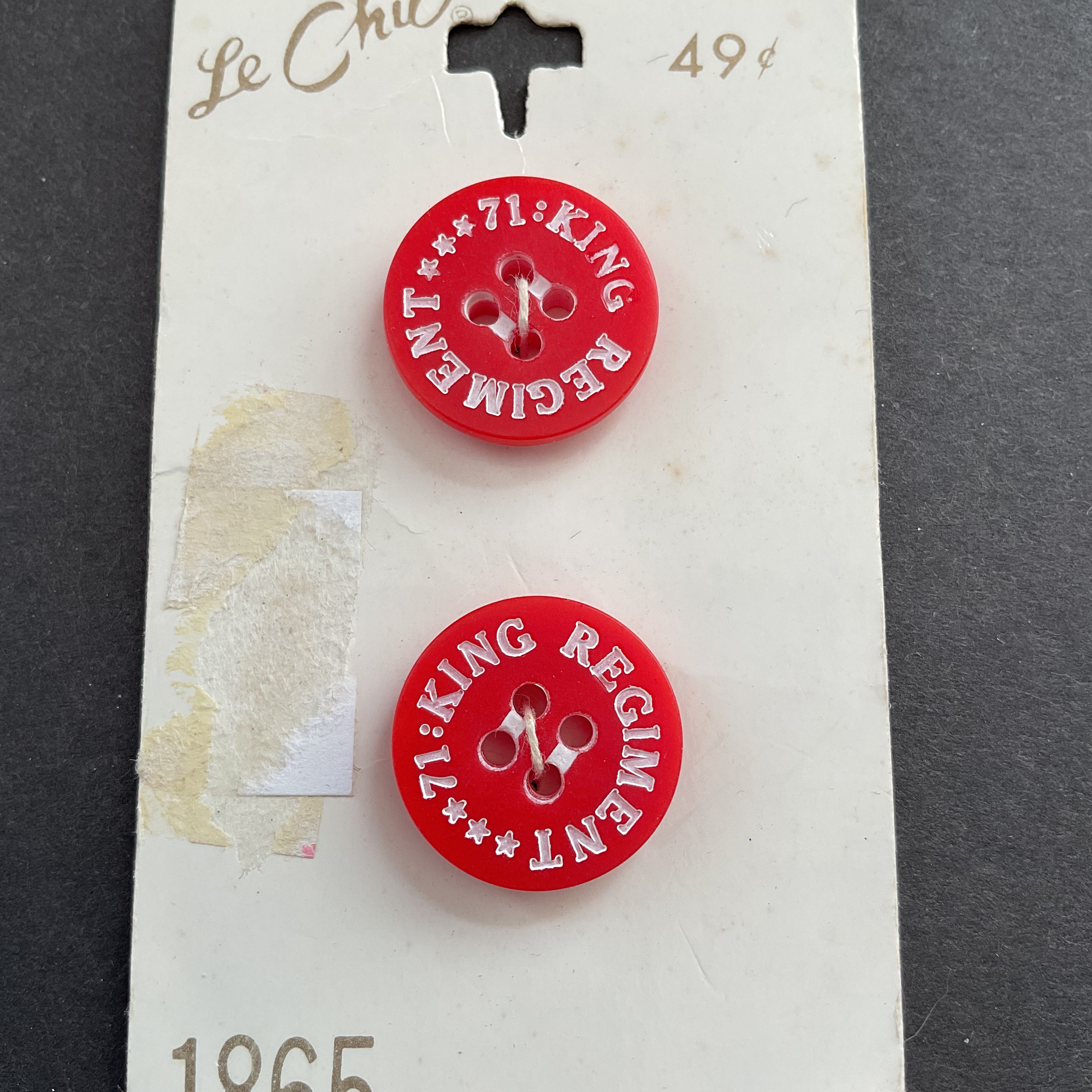 Le Chic 71 King Regiment Red Plastic 4 Hole Buttons 1865 - Avid Vintage