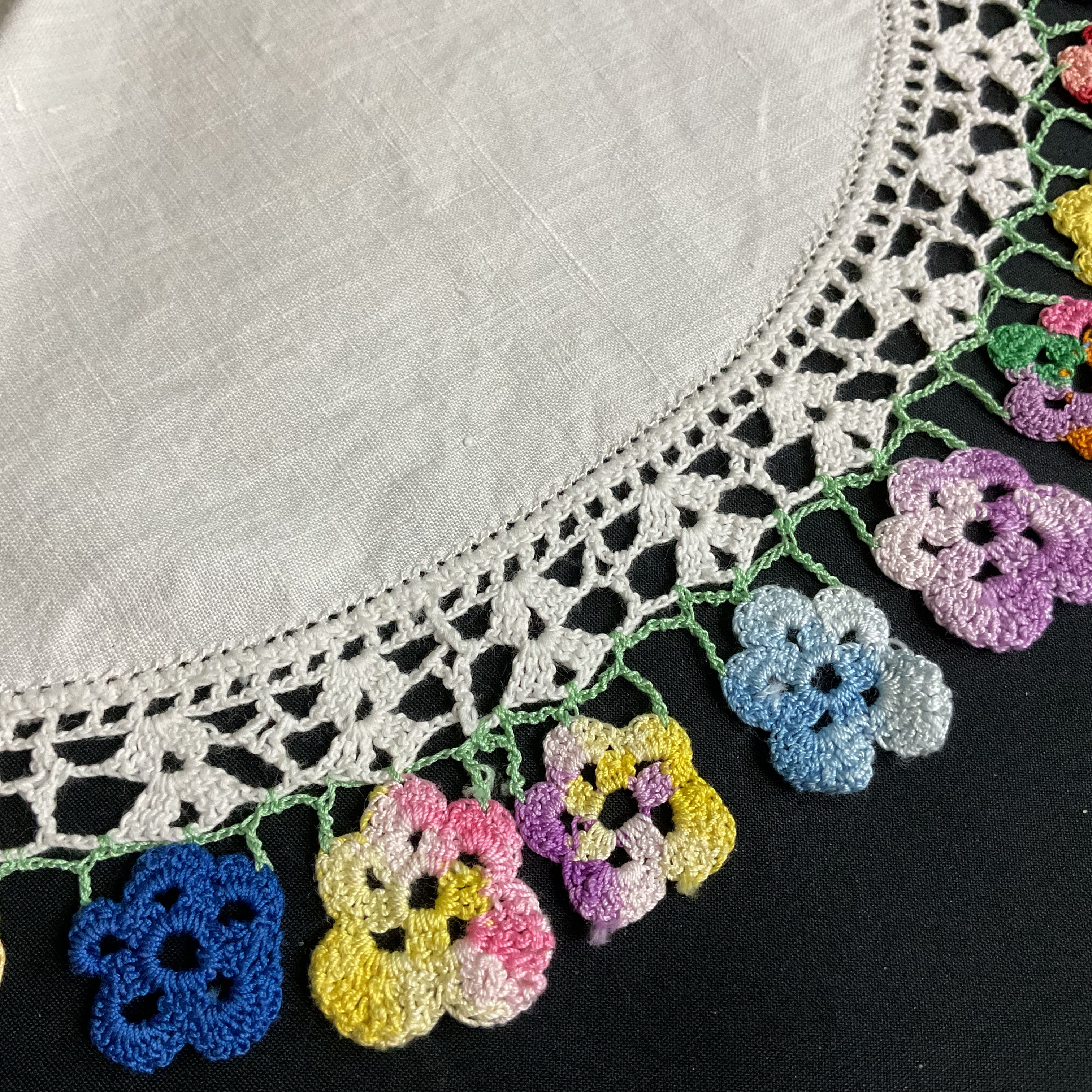 Vintage Hand Crochet Round Doily Variegated Flower Edge
