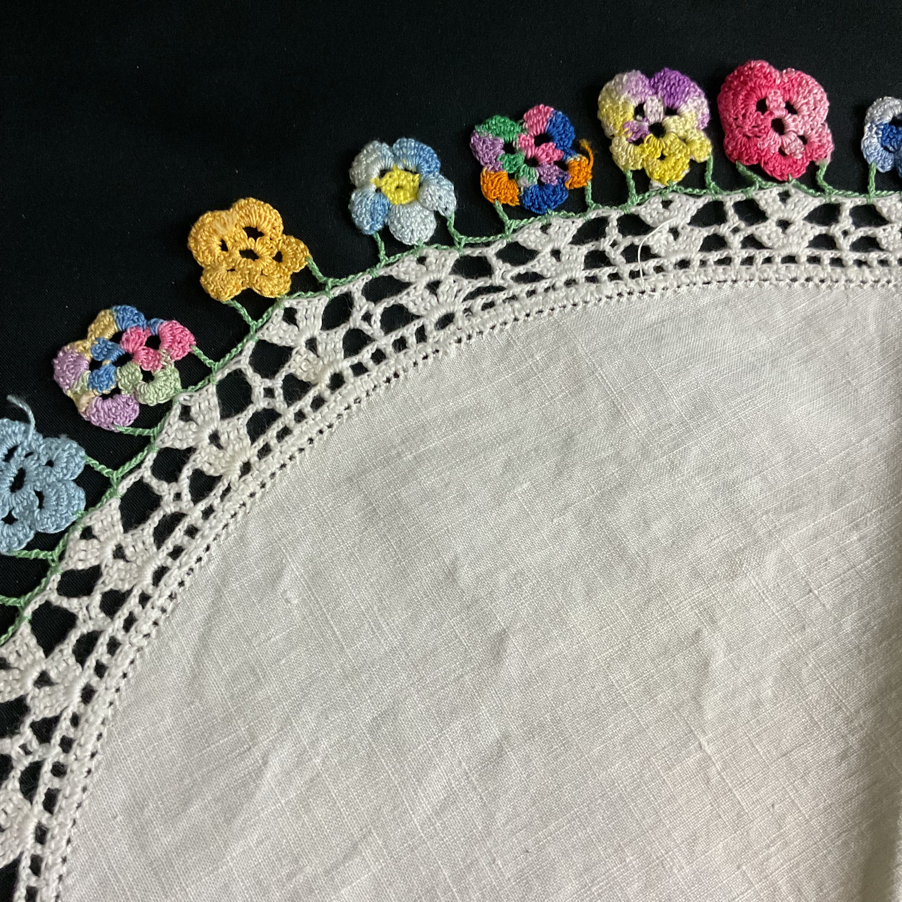Vintage Hand Crochet Round Doily Variegated Flower Edge