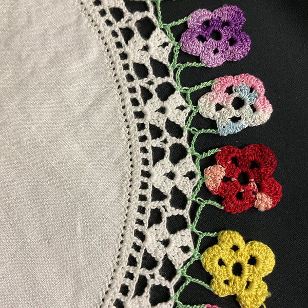 Vintage Hand Crochet Round Doily Variegated Flower Edge