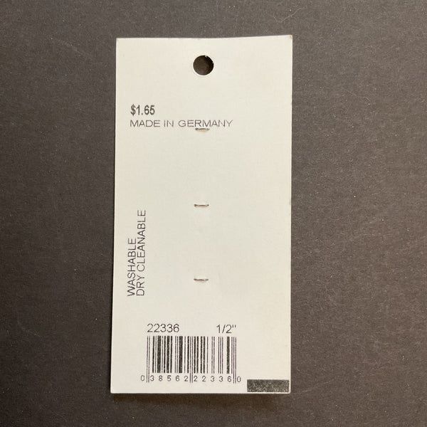 JHB 7/16 Light Purple Plastic 2 Hole Heart Shaped Buttons 3 on Button Card