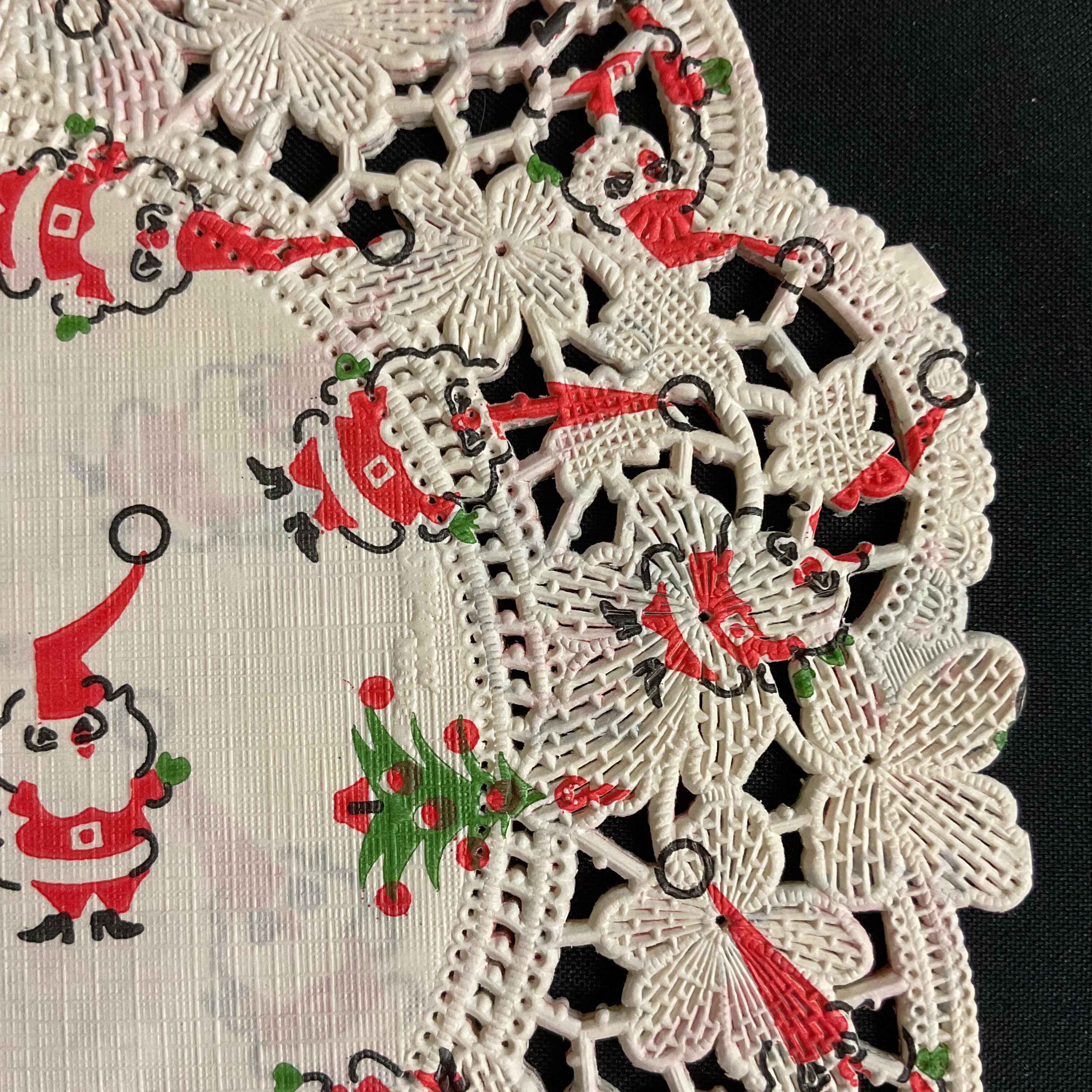 Vintage Santa Claus Paper Christmas Doilies 6 Inch Hallmark