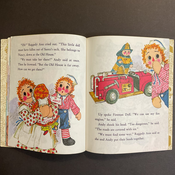 Raggedy Ann and Andy Help Santa Claus Vintage 1980 Little Golden Book