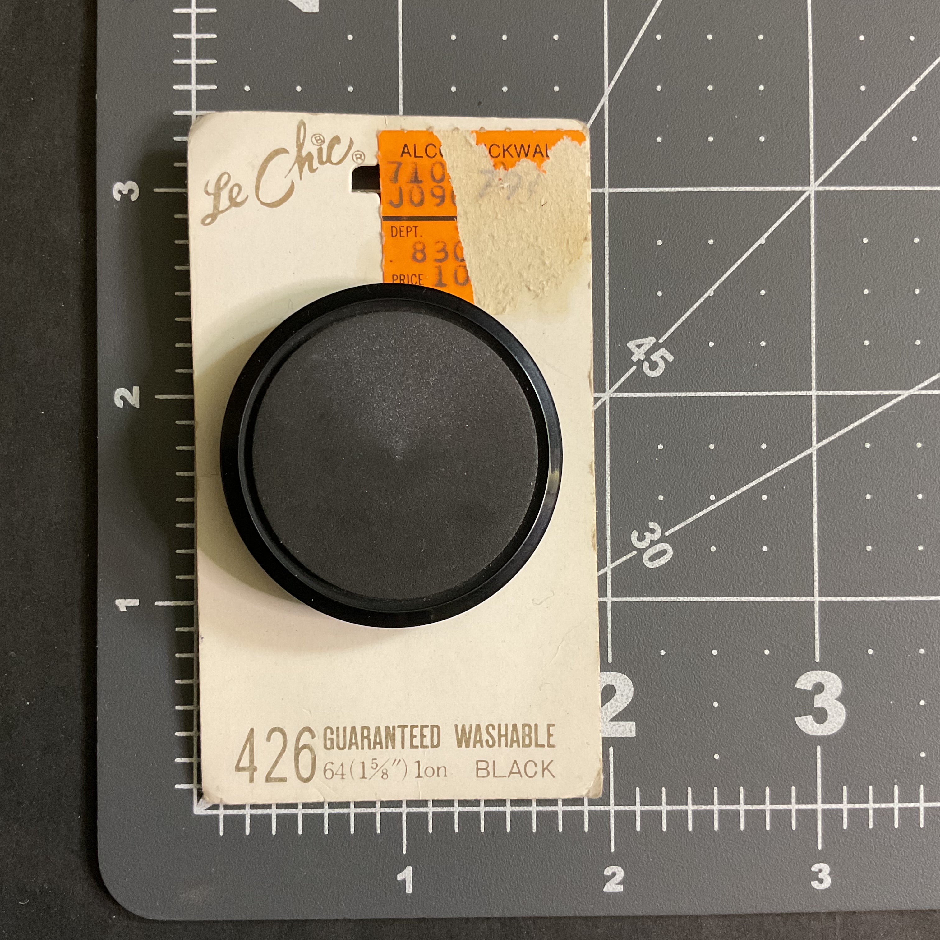 Vintage Black Le Chic Plastic Shank Buttons on Card 426 - Avid Vintage