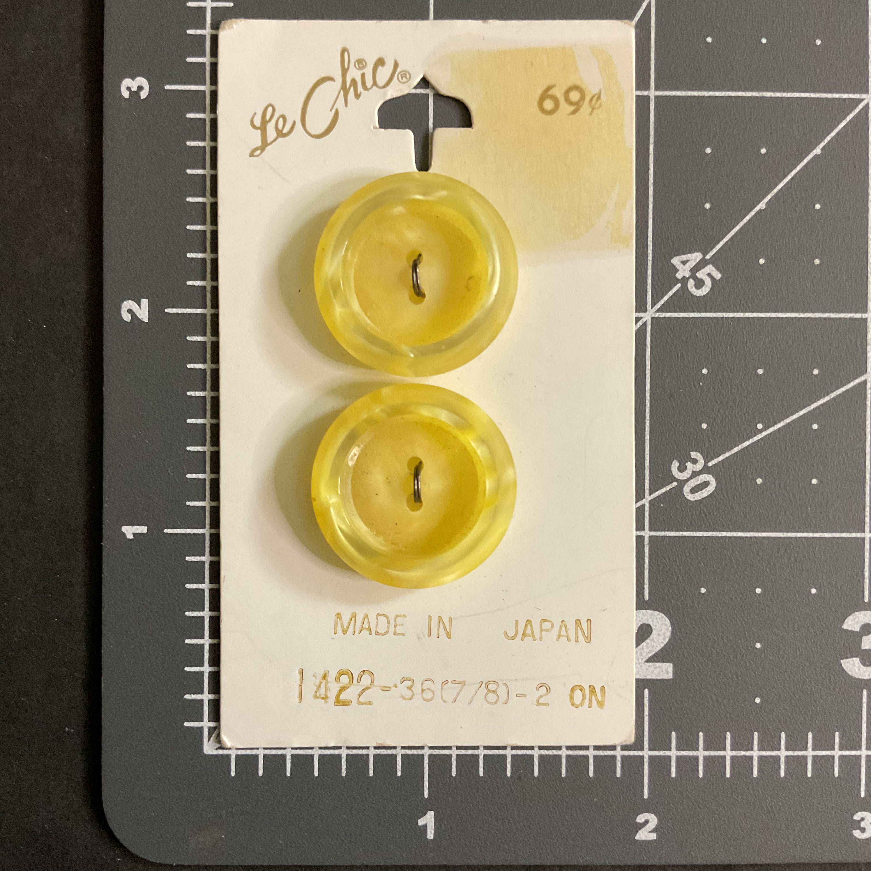 Le Chic Yellow 2 Hole Buttons 2 on Card No 1422