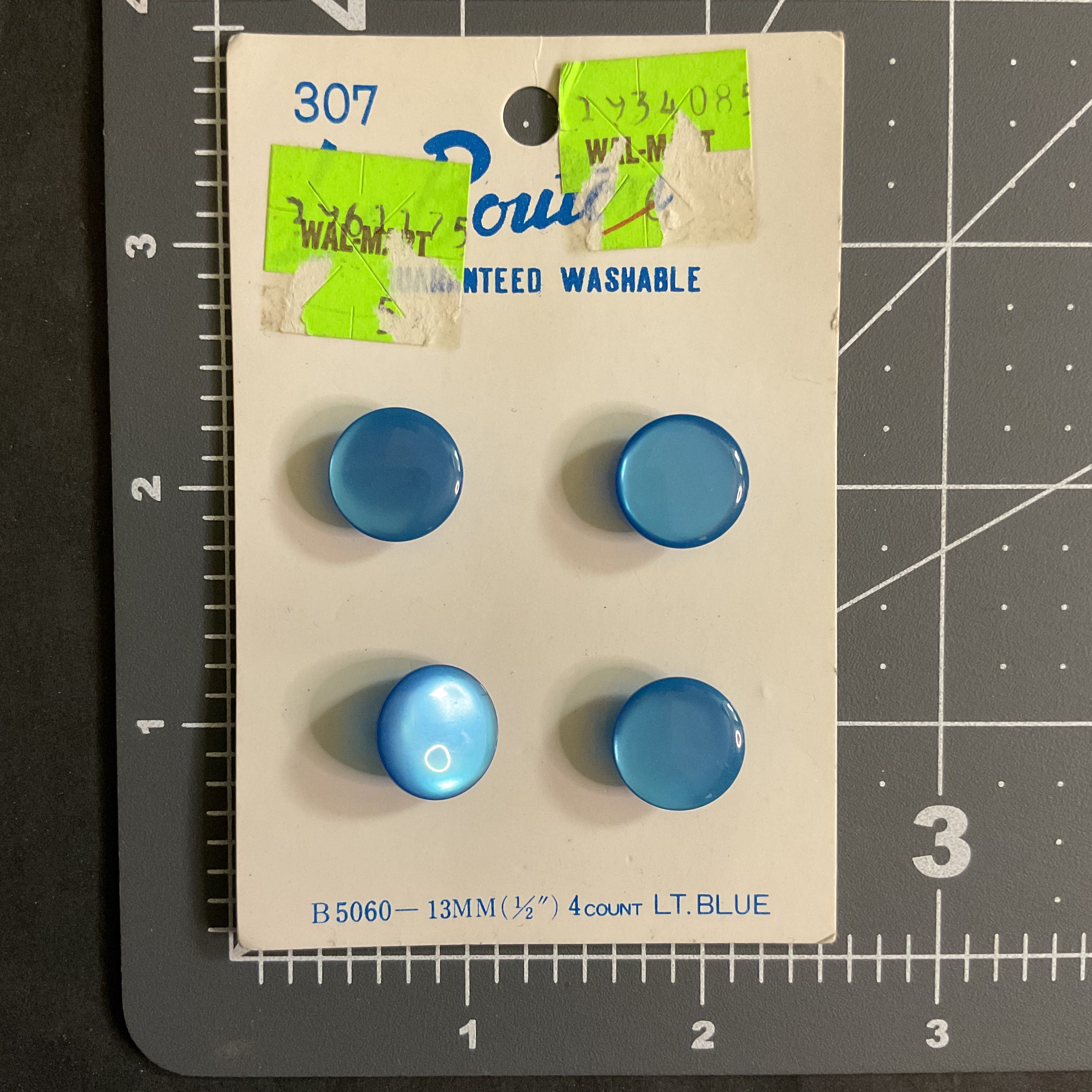 Le Bouton Shiny Blue Shank Buttons 4 on Card No 307