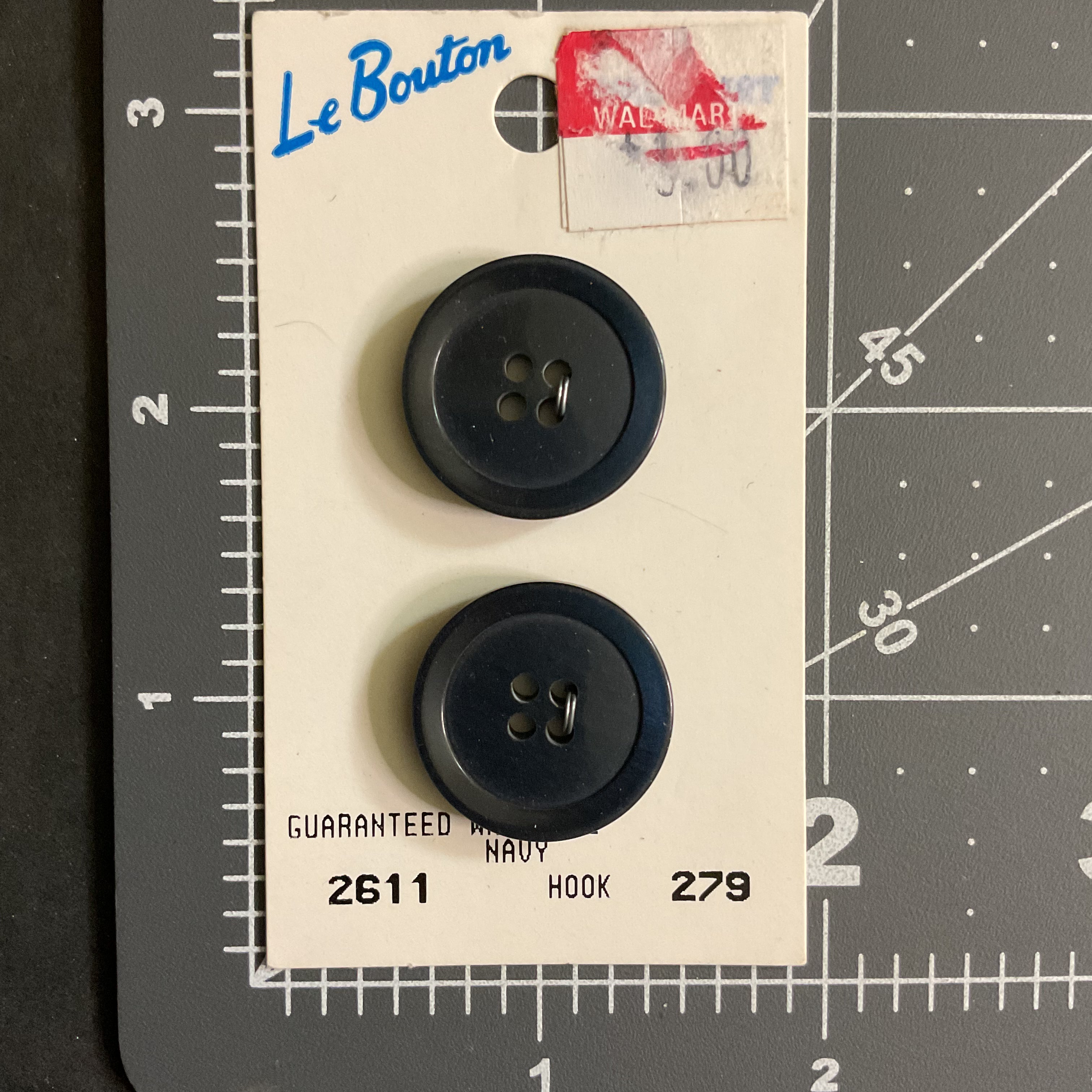 Le Bouton Navy Blue 4 Hole Buttons 2 on Card No 2611 - Avid Vintage