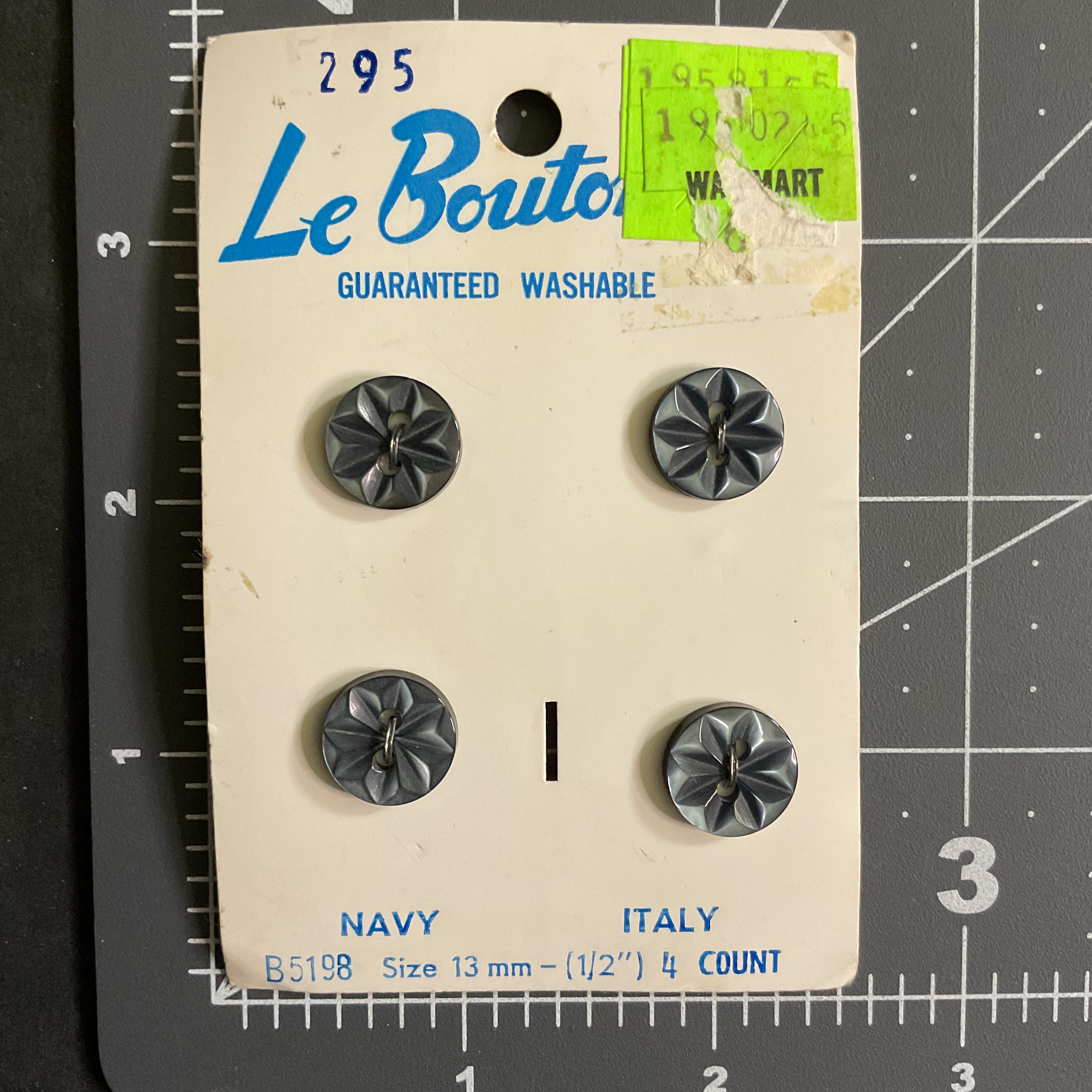 Le Bouton Navy Blue 2 Hole Flower Buttons 4 on Card