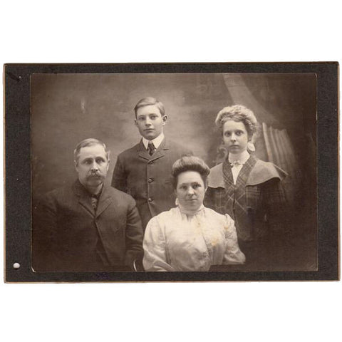 Antique 1900s Cabinet Card Photo Family Photograph Identified Mrs WH Hull - Avid Vintage