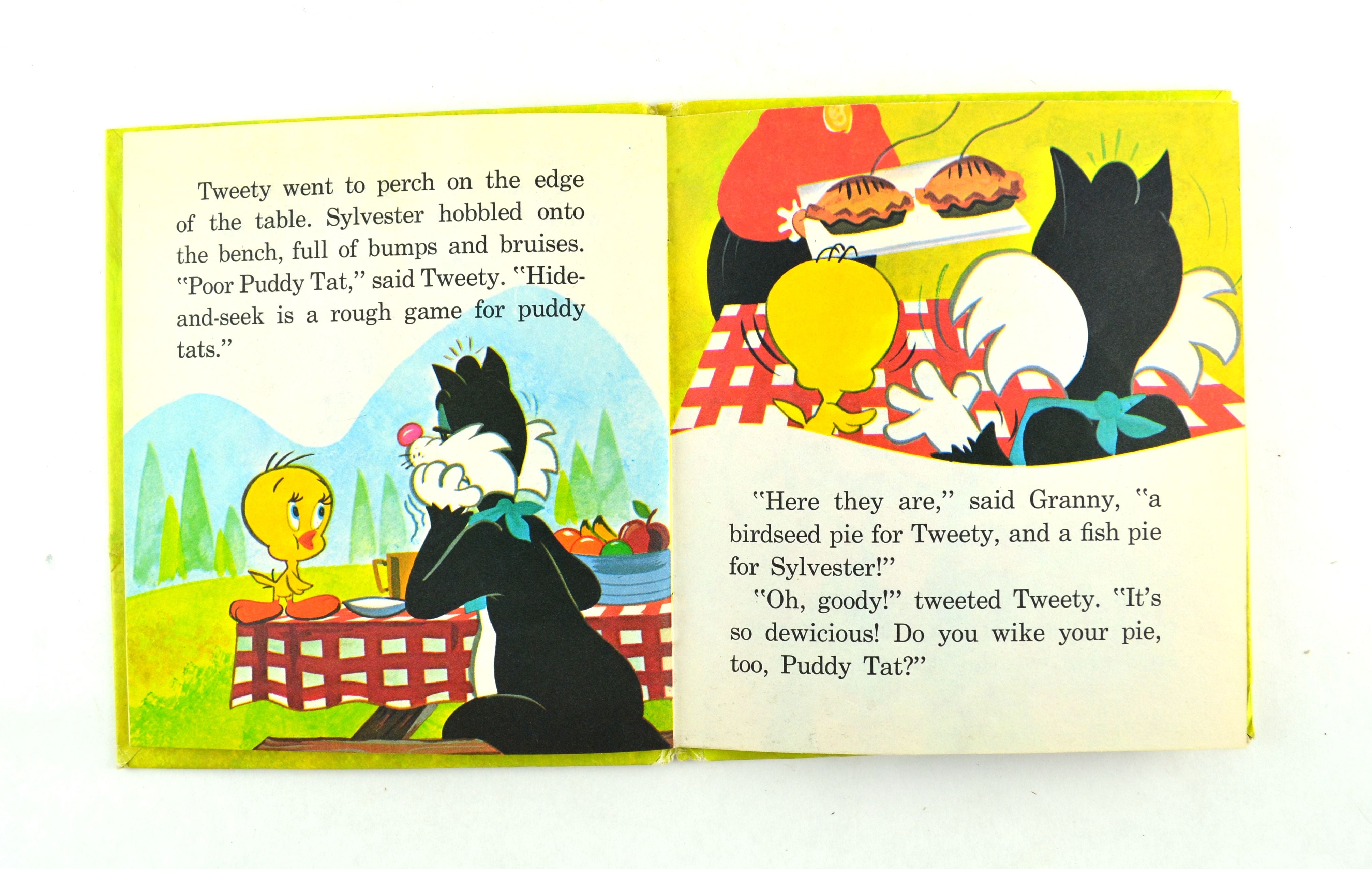 Tweety and Sylvester Picnic Problems 1970 Whitman Tell a Tale Hardcover Children's Book - Avid Vintage
