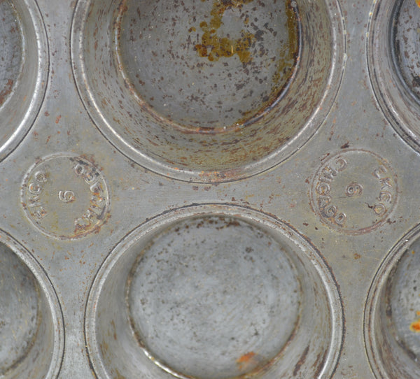 Vintage EKCO 6 Muffin Cupcake Chicago Baking Pan Tin Food Photography Prop