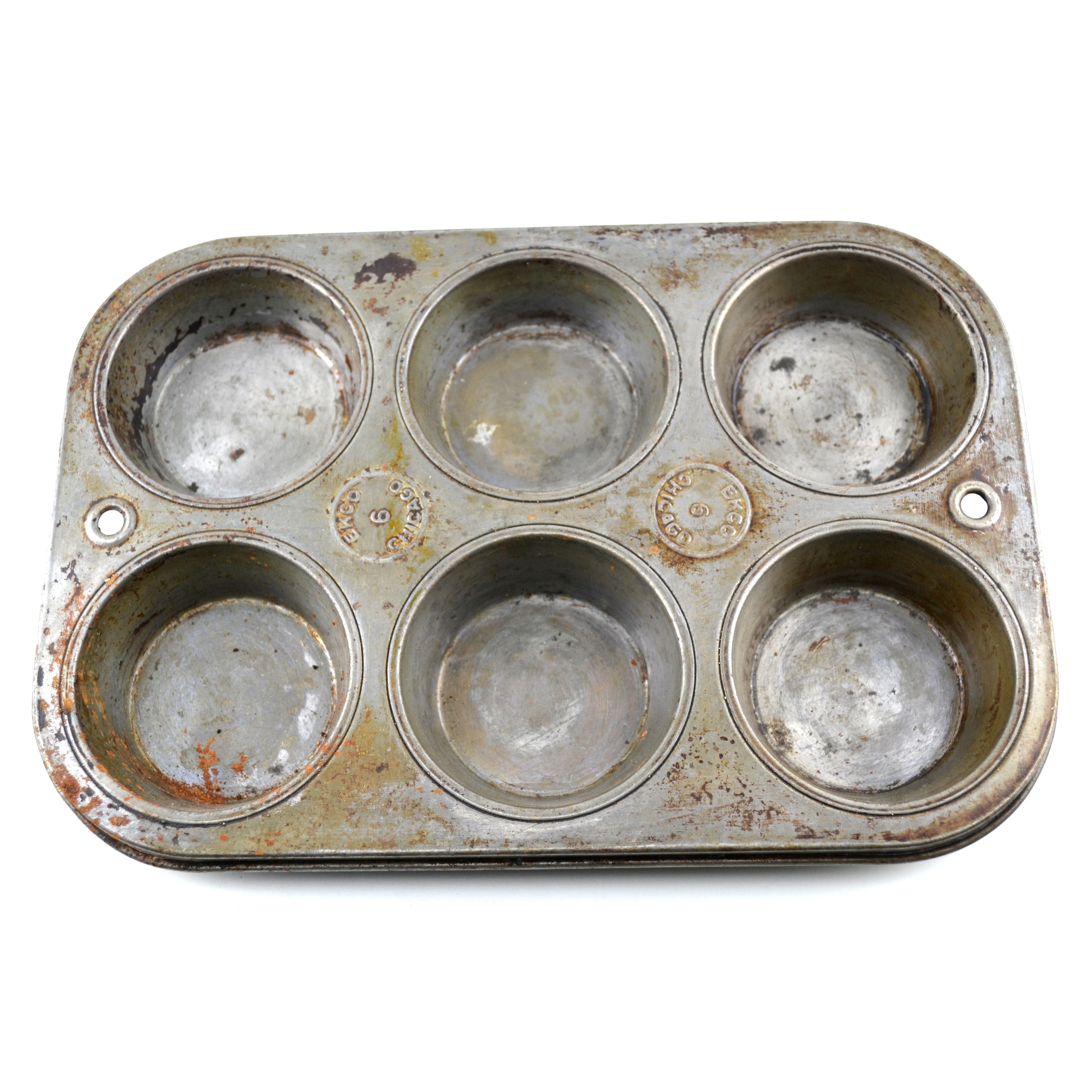 Vintage EKCO Chicago 6 Muffin Cupcake Baking Pan Tin 1 Inch Deep Cups - Avid Vintage