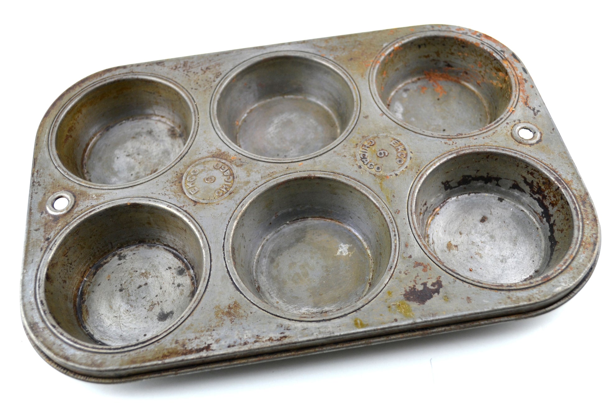 Vintage EKCO Chicago 6 Muffin Cupcake Baking Pan Tin 1 Inch Deep Cups - Avid Vintage