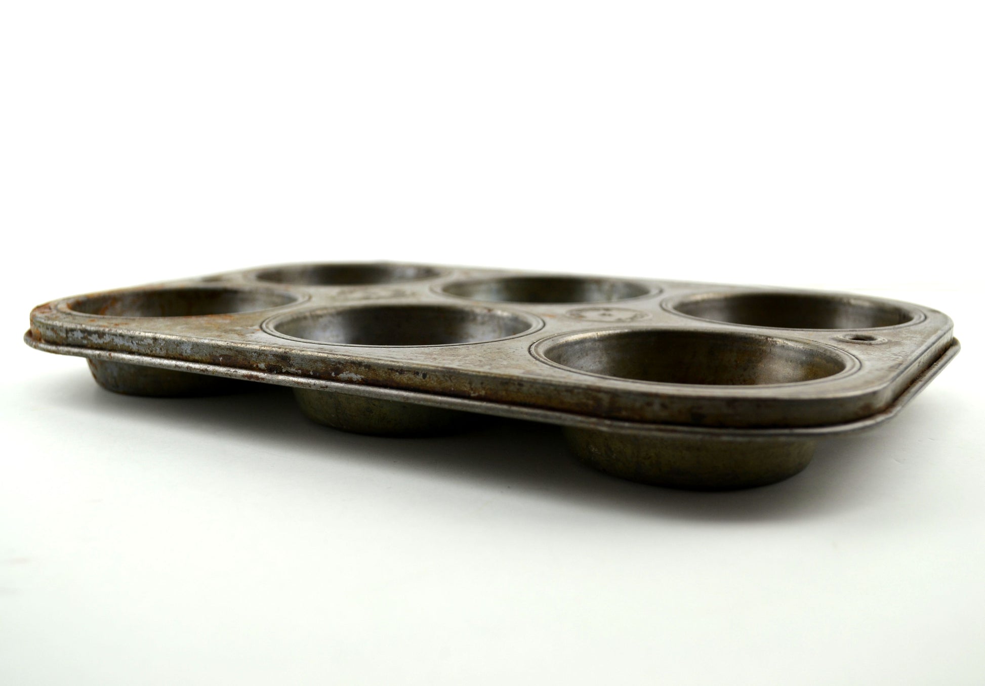 Vintage EKCO Chicago 6 Muffin Cupcake Baking Pan Tin 1 Inch Deep Cups - Avid Vintage