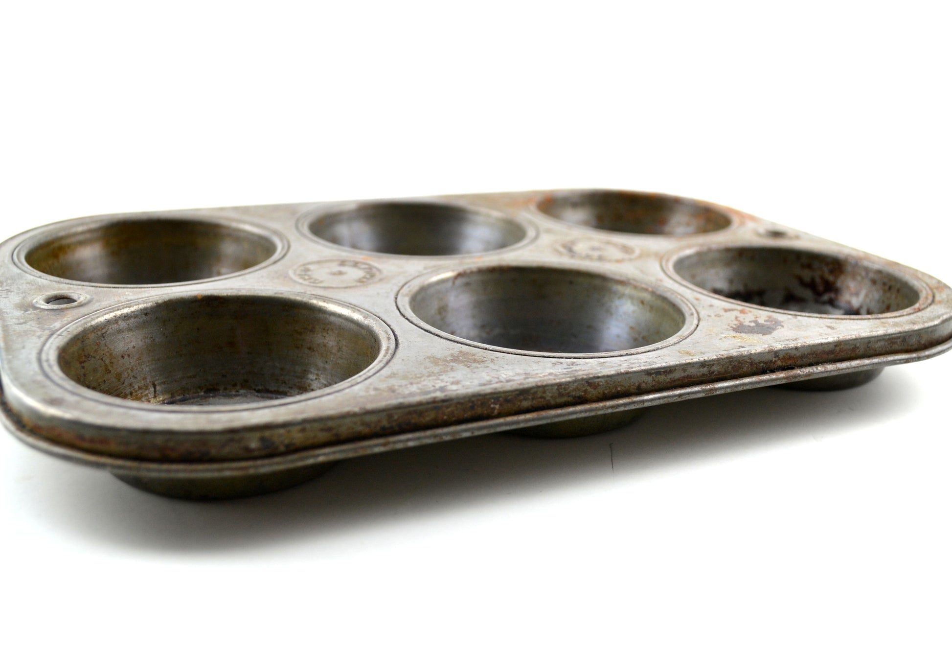 Vintage EKCO Chicago 6 Muffin Cupcake Baking Pan Tin 1 Inch Deep Cups - Avid Vintage