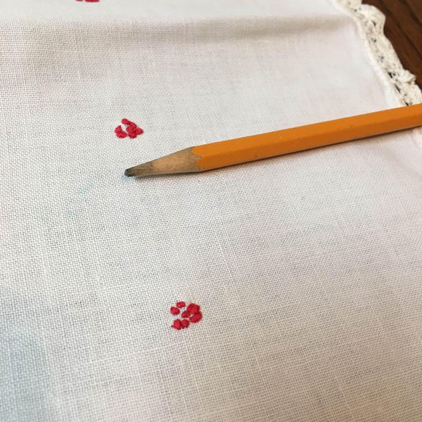 Vintage Hand Embroidered Table Runner Dresser Scarf Floral Leaves Crochet Edging 14 x 39