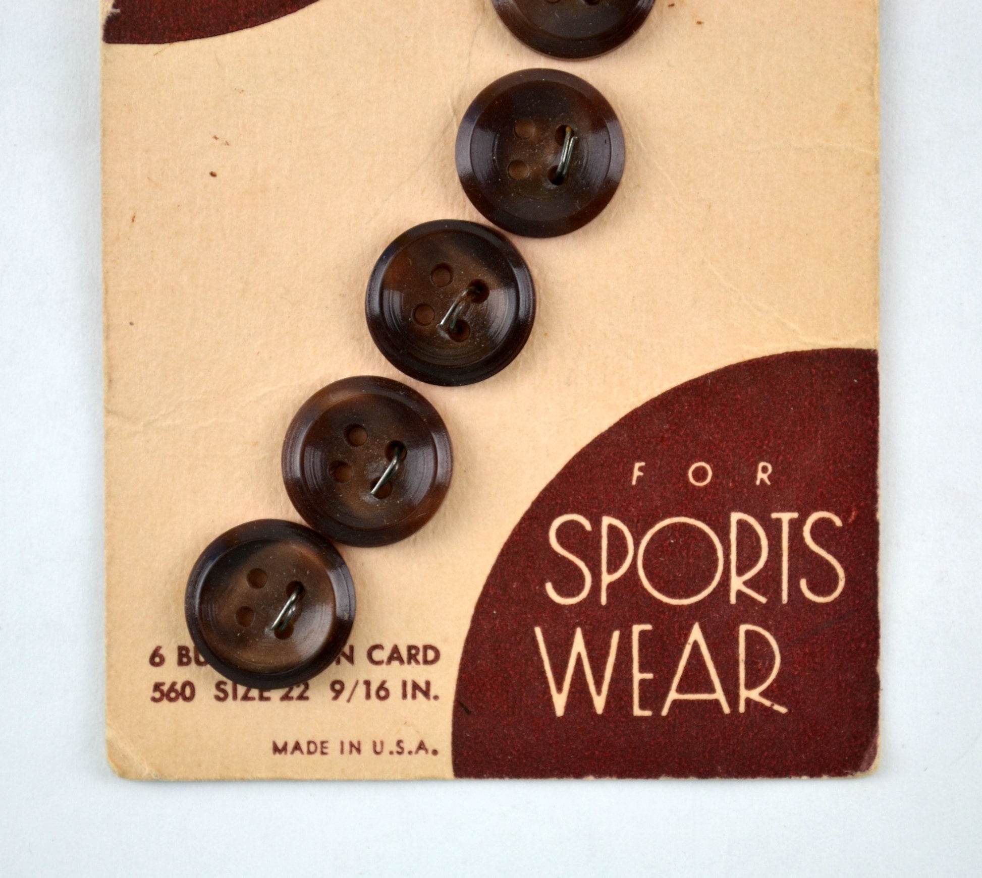 Vintage Le Chic Carded Brown Buttons for Sports Wear 6 on Card No 560 Size 22 - Avid Vintage