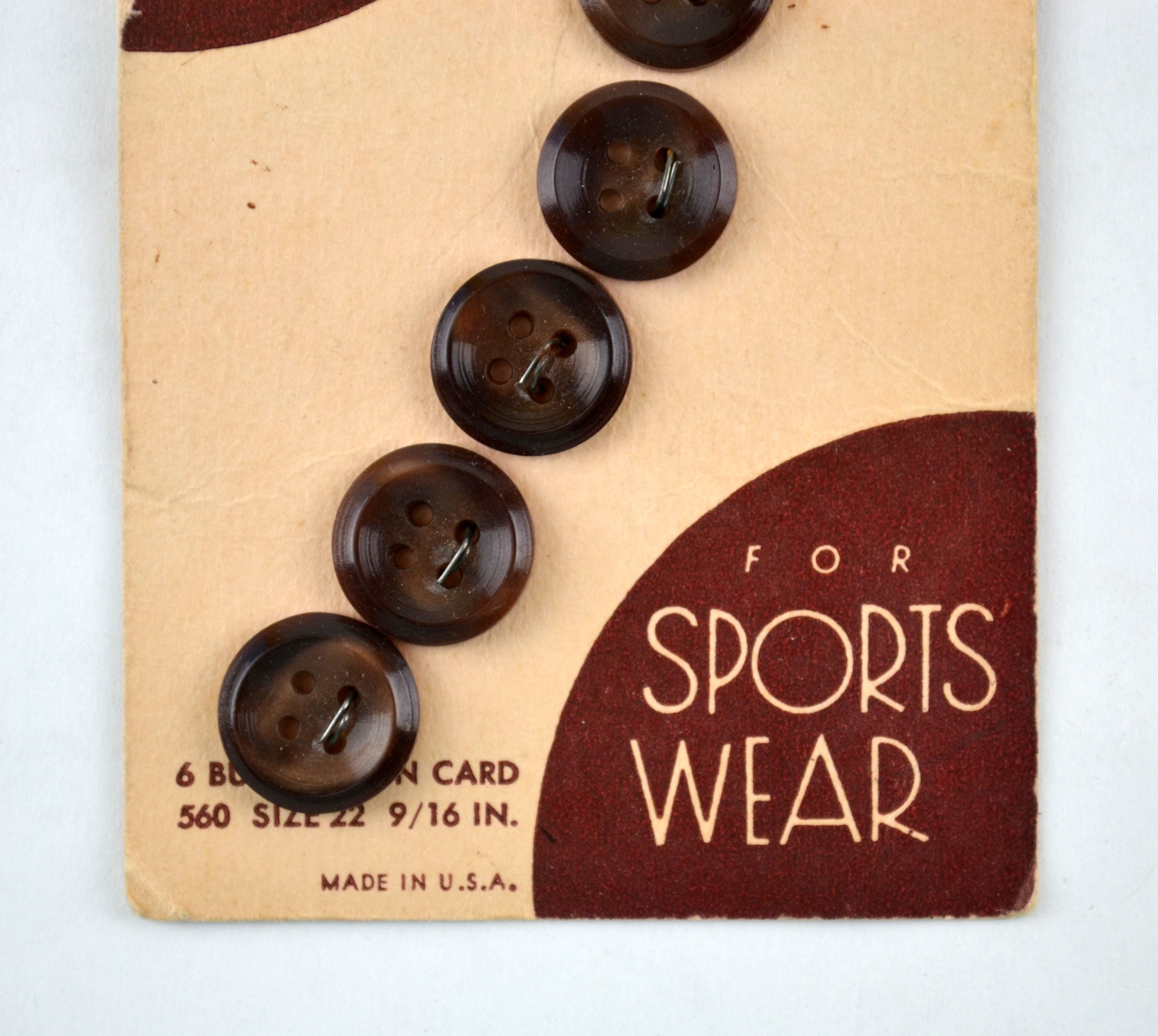 Vintage Le Chic Carded Brown Buttons for Sports Wear 6 on Card No 560 Size 22 - Avid Vintage