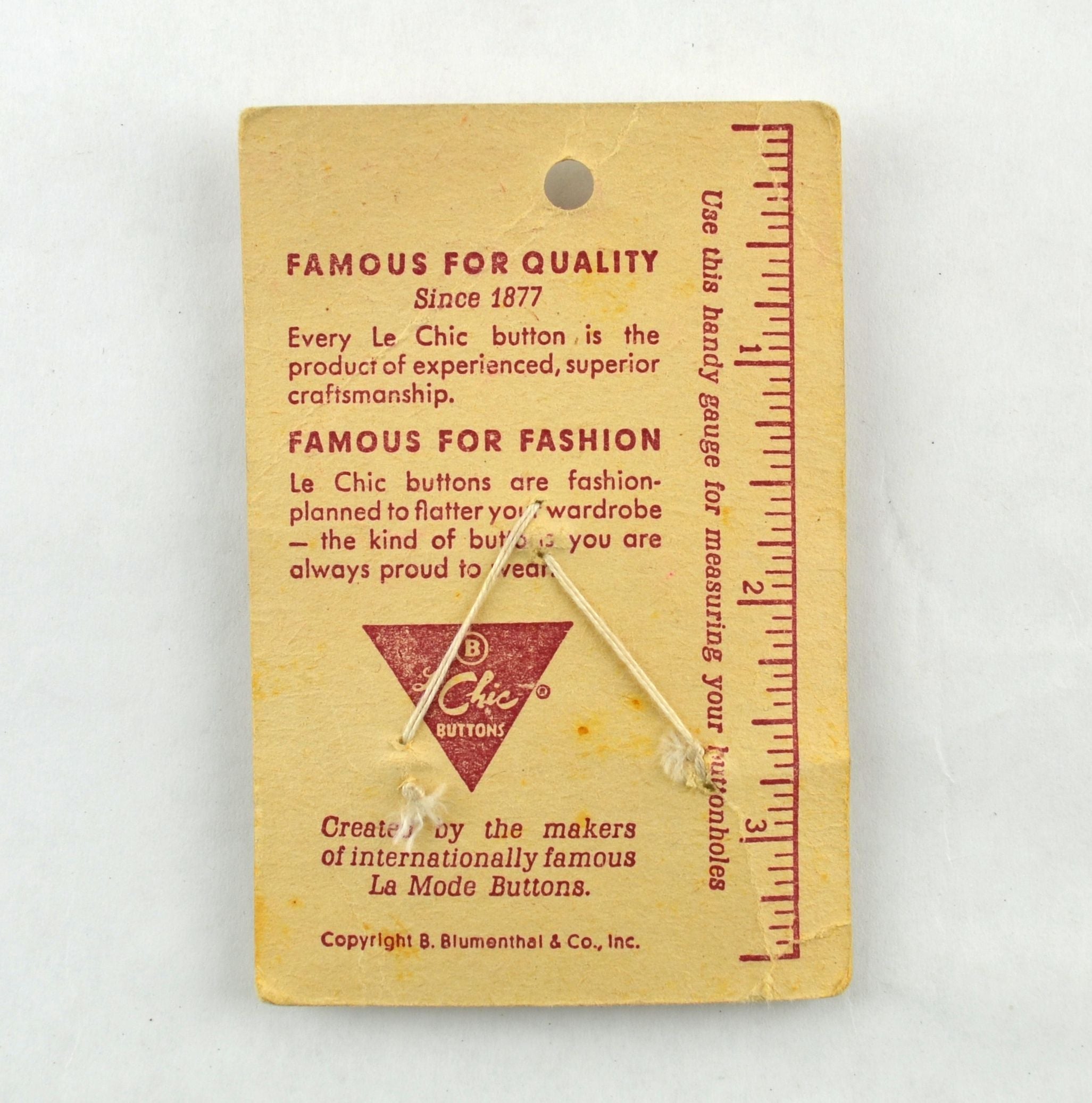 Vintage Le Chic Clear Crystal Carded Buttons 3 on Card No 5067 Size 30 - Avid Vintage