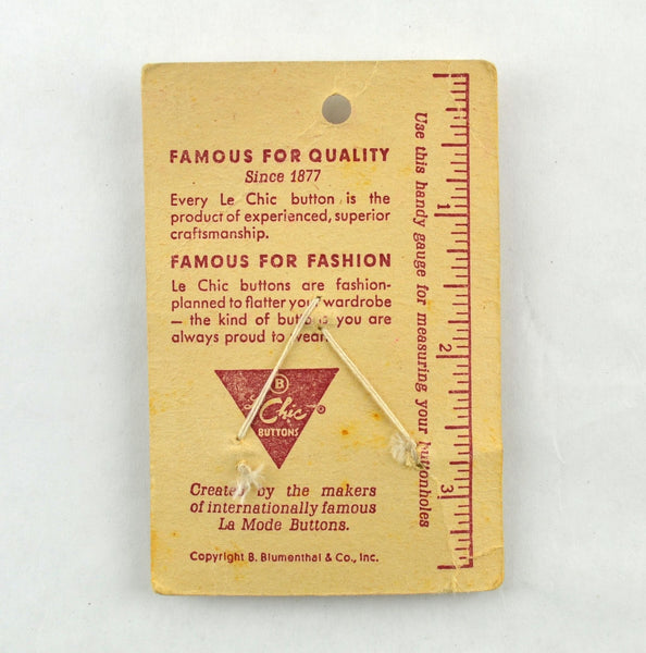 Vintage Le Chic Clear Crystal Carded Buttons 3 on Card No 5067 Size 30 - Avid Vintage