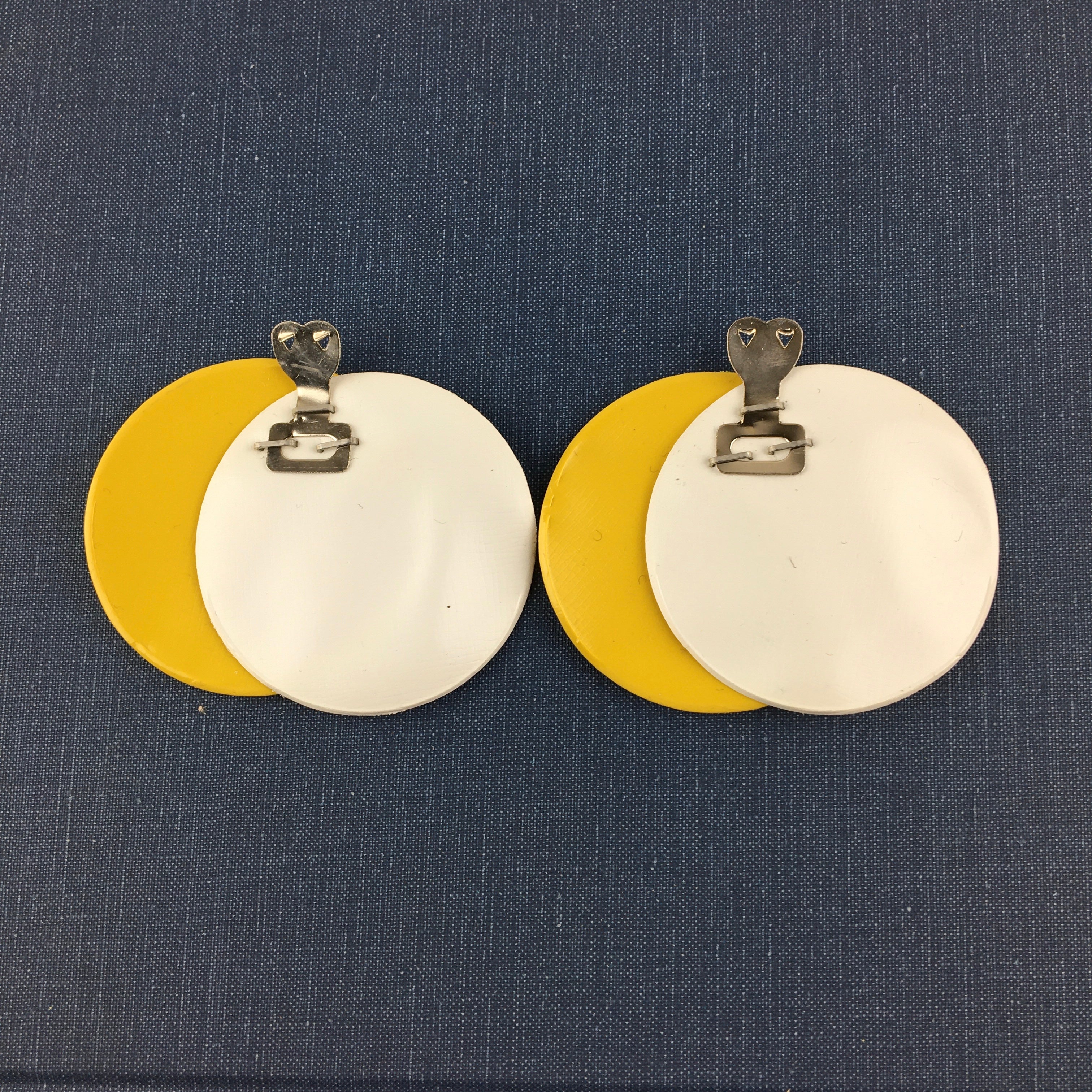 Vintage 1970s Vinyl Shoe Clips Groovy Yellow and White Circles